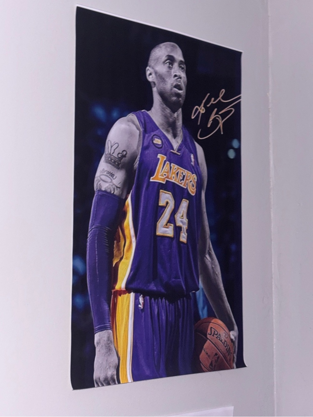 KOBE BRYANT DISPLAYS ON PERMANENT ART CANVAS. PORTRAIT OF HIMSELF AND JERSEY! - Picture 5 of 5
